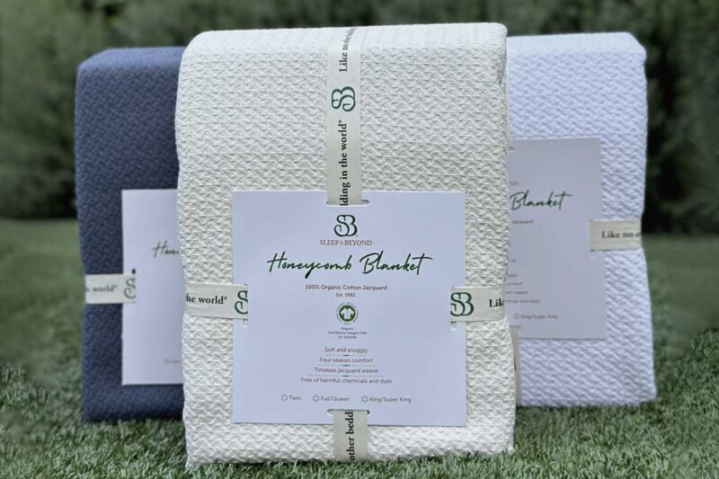 100 organic cotton honeycomb blanket 3 colors front view.jpg