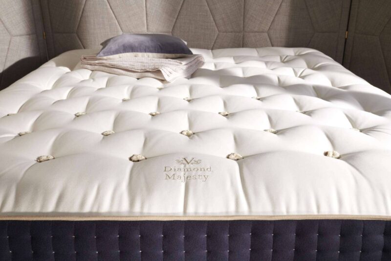 diamond majesty mattress close up 1.jpg