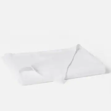 fa24 helenaorganiclinen throw alpinewhite a 918 f7b8be7f fab4 4a0e 8bc9 aedfbe84c507.webp