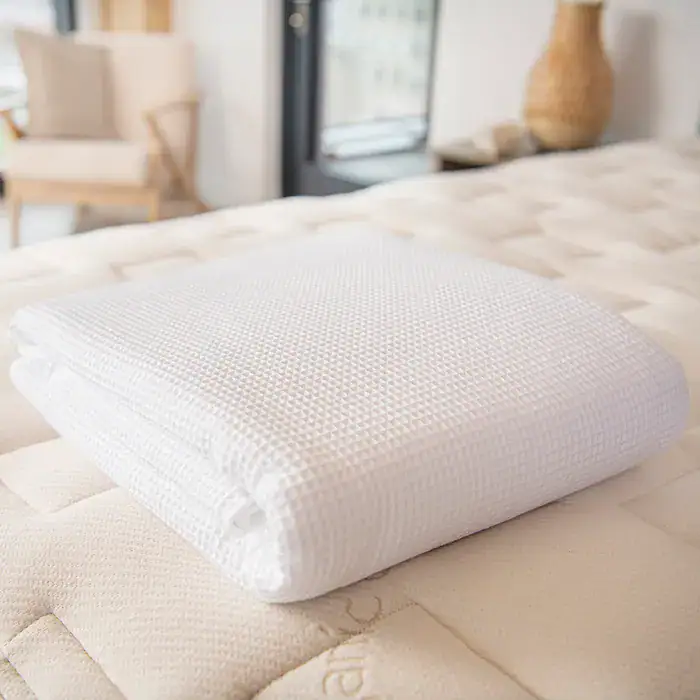 np web pdp bedding waffle adult blanket 03.webp