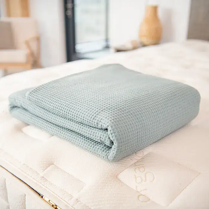 np web pdp bedding waffle adult blanket 06.webp
