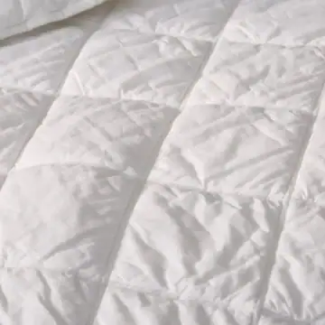 pdp diamondstitch comforter alpinewhite a sp21 detail 33300 2 23e5bd88 eff8 4311 9f8b 8e828f25b735.webp