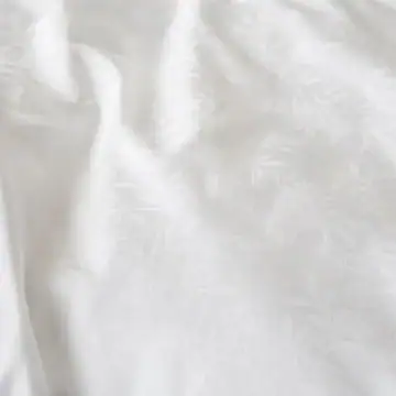 sp25 eecom heirloomsateenjaquardduvet alpinewhite b 074 96821d1a bd50 4ec3 a480 3045c27bcf9d.webp