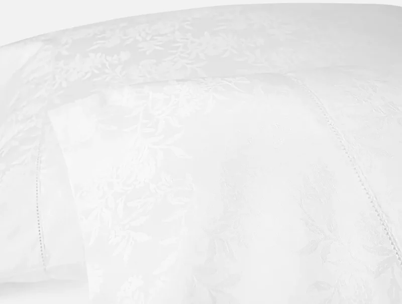 sp25 heirloomorganicsateenjacquard pillowcase setof2 alpinewhite 4098 1 0f01bc0c 92b4 4bc7 8a23 2fa9ac624f0c.webp