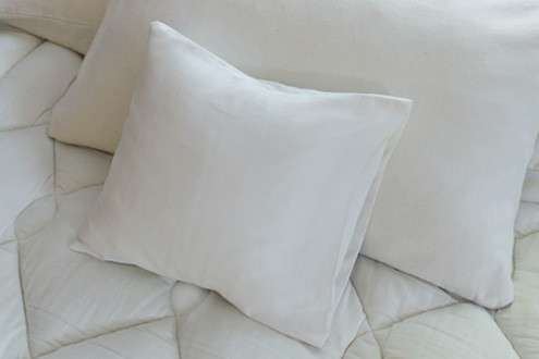 wool travel pillow savvyrest.jpg