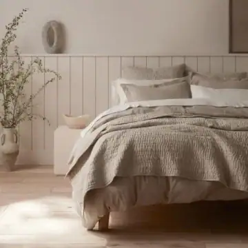 pdp 1025004 channelhandstitched quilt hazelchambray 13d fa22 alt c958dbe7 9a7b 4f3f b328 2f7ab33351bb.webp