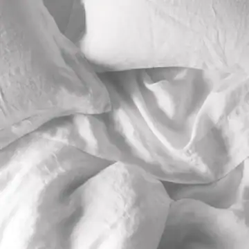 pdp organic linen duvetcover alpinewhite bedoverhead f17 1 a9a12e63 8e8a 4c1e 8b82 2ec048a65eaa.webp