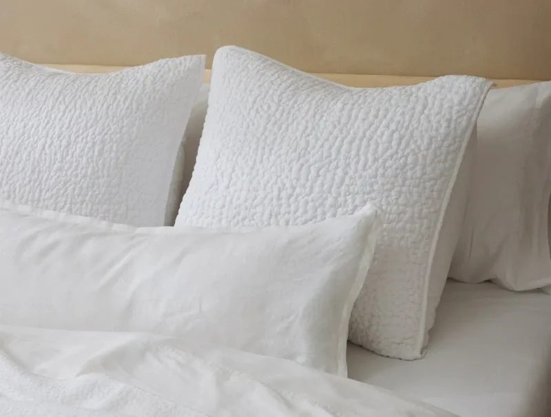pdp pebbledhandstitched quilt alpinewhite sp23 details 11664 4a9f480b 6940 454d 8a65 ab6021bd357c.webp