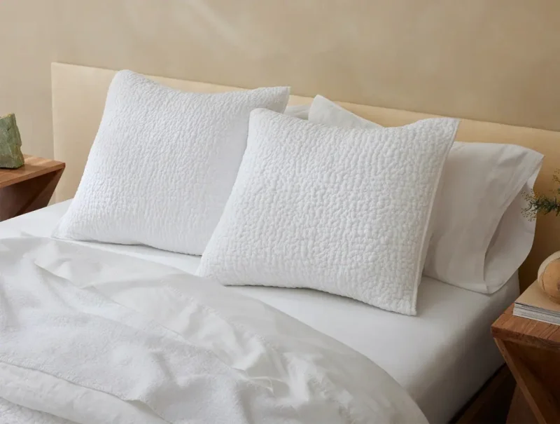pdp pebbledhandstitched quilt alpinewhite sp23 details 11686 f83c23c9 4312 422e 821f 62cbddccf6f5.webp