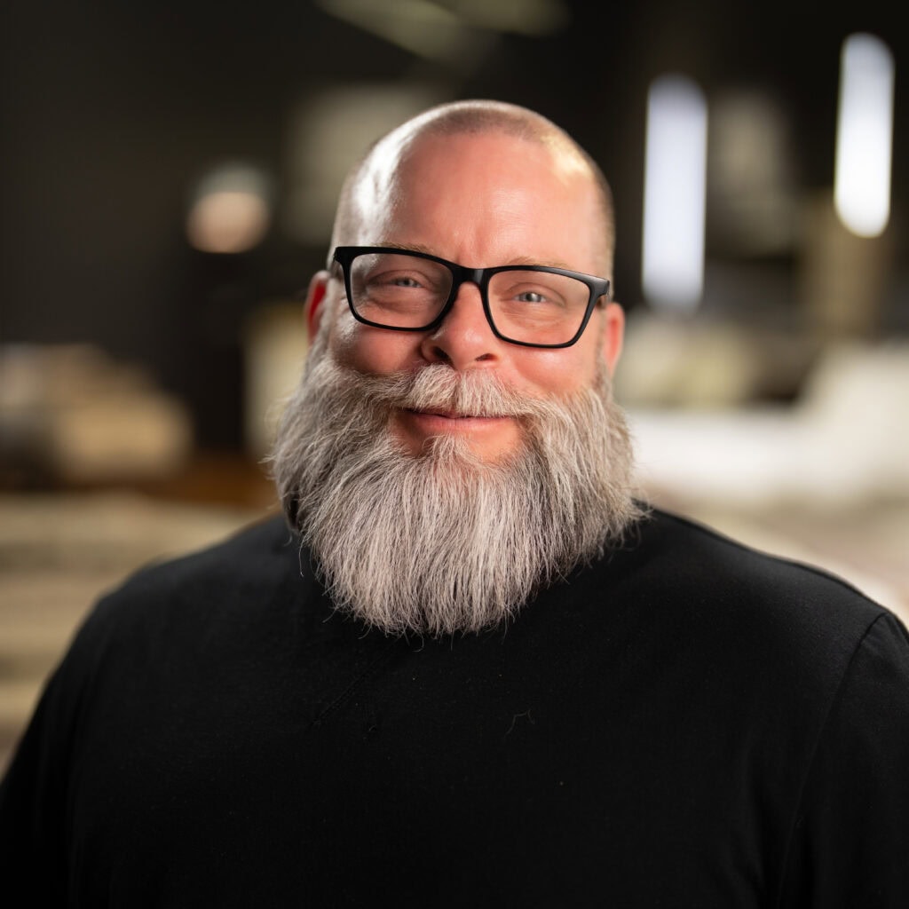 hollis chandler headshot
